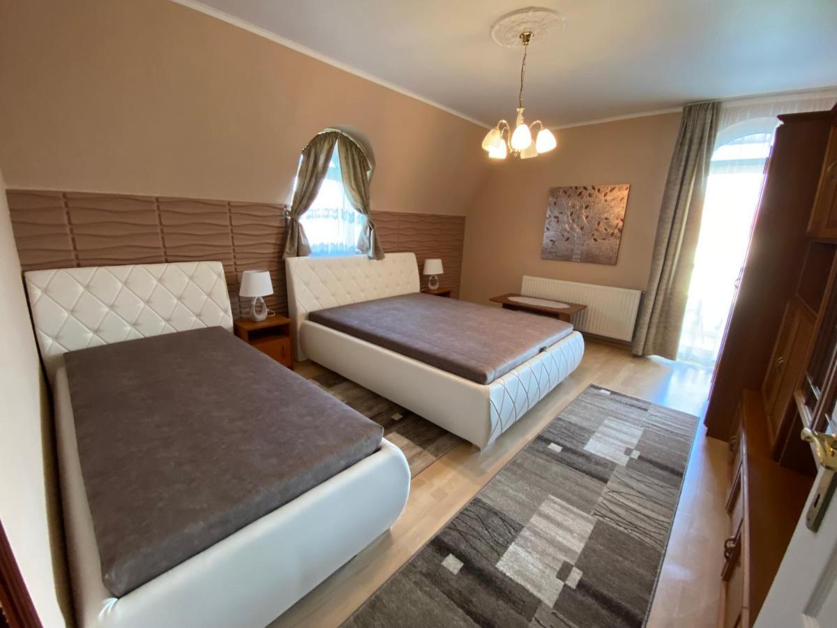 Sarga-Kek Haz Apartment Vonyarcvashegy Ngoại thất bức ảnh