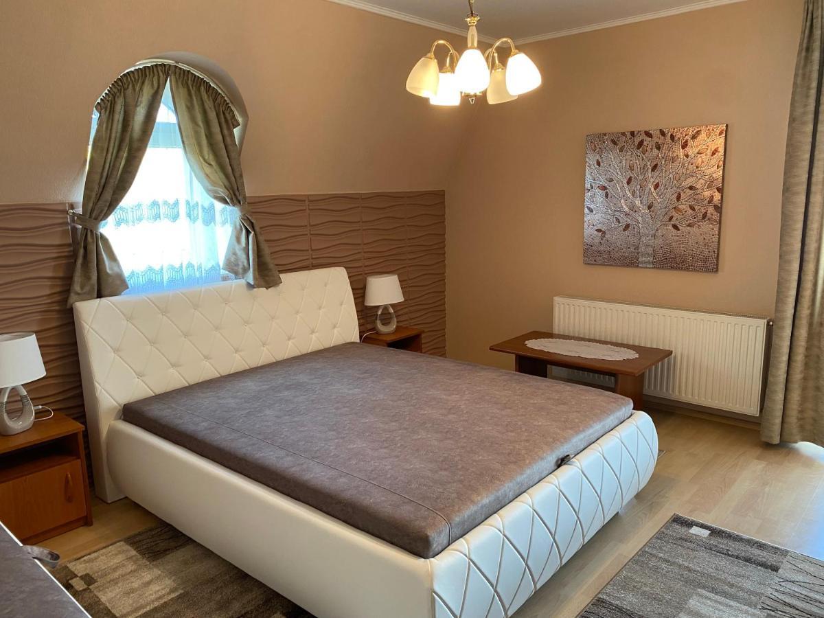 Sarga-Kek Haz Apartment Vonyarcvashegy Ngoại thất bức ảnh